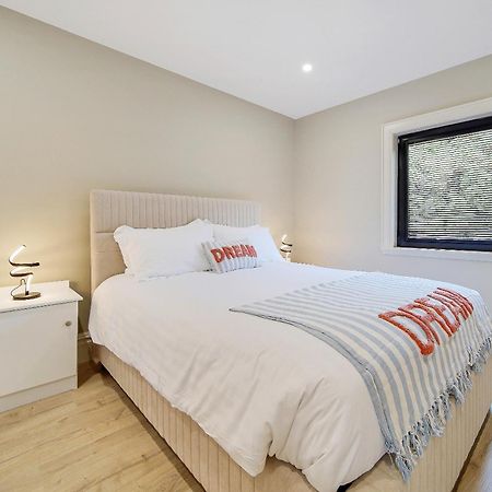 Seaview Lodge Apartment 'Sleeping 4 Guests' Rockstown Exterior photo