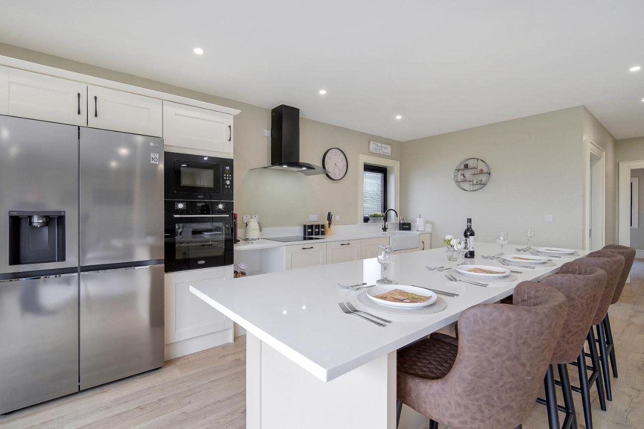 Seaview Lodge Apartment 'Sleeping 4 Guests' Rockstown Exterior photo