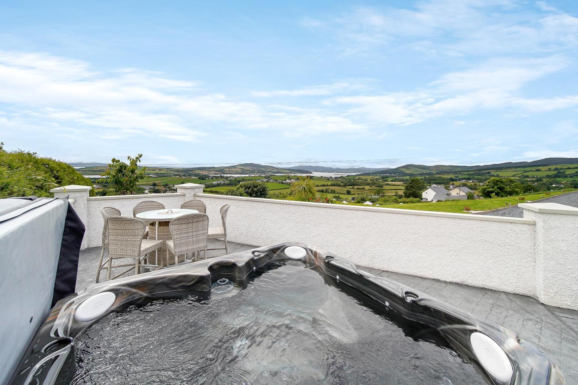 Seaview Lodge Apartment 'Sleeping 4 Guests' Rockstown Exterior photo